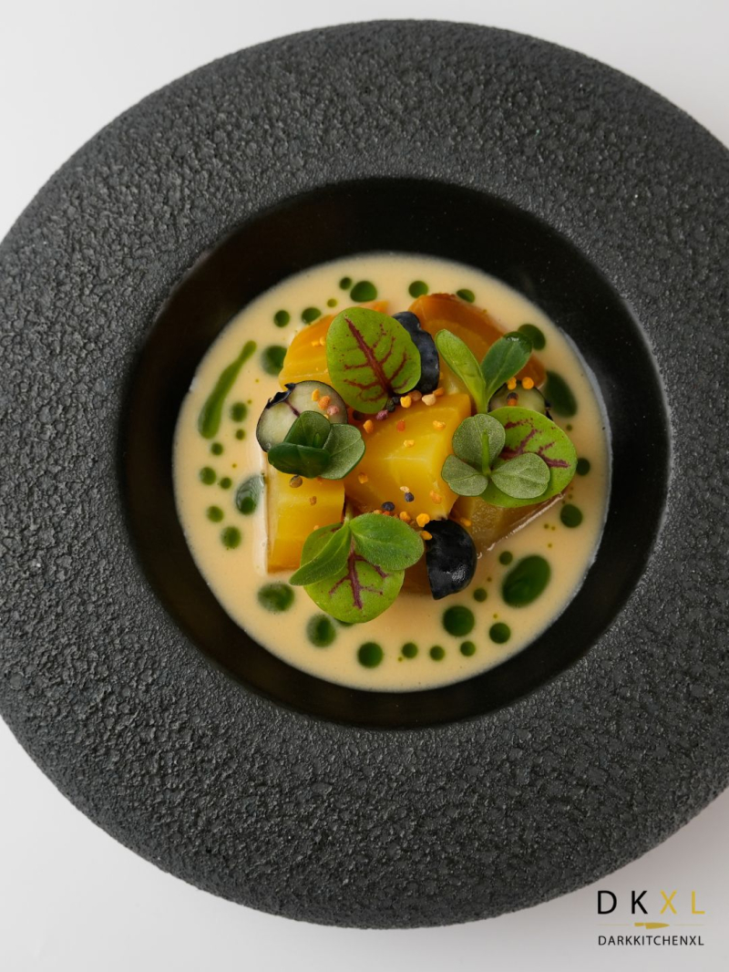 2026 Gele biet | blauwe bes | Chartreuse beurre blanc | zuring | bijenpollen